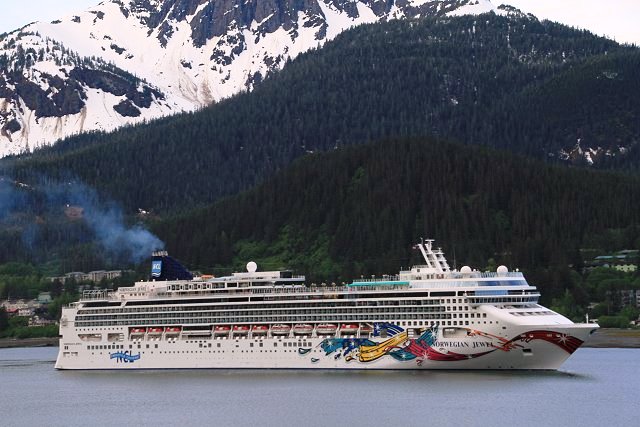 El Norwegian Jewel en Juneau (Alaska) CRUCEROS ALASKA NCL NORWEGIAN JEWEL JUNEAU GLACIARES DE ALASKA CRUCEROS EN VERANO CRUCEROS ORIGINALES LUNAS DE MIEL